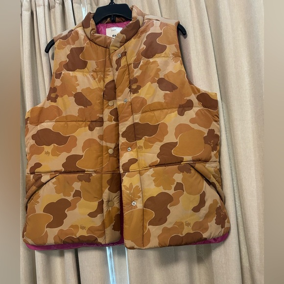 Puffer Vest - Pink Lined, Brown Camouflage - Picture 3 of 3